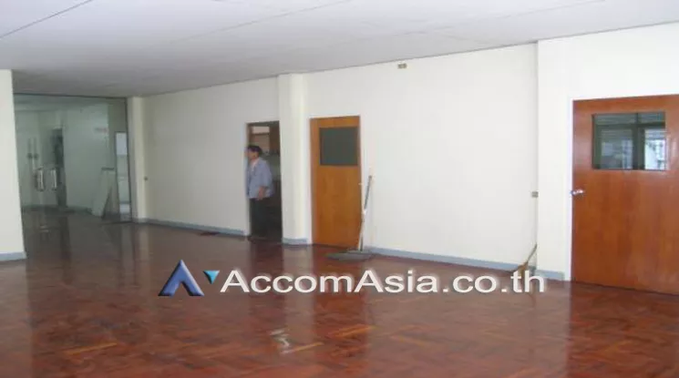 7  Office Space For Rent in Silom ,Bangkok BTS Chong Nonsi AA12679